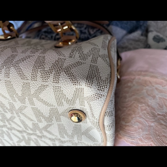 Michael Kors Grayson crossbody Satchel - Picture 4 of 14